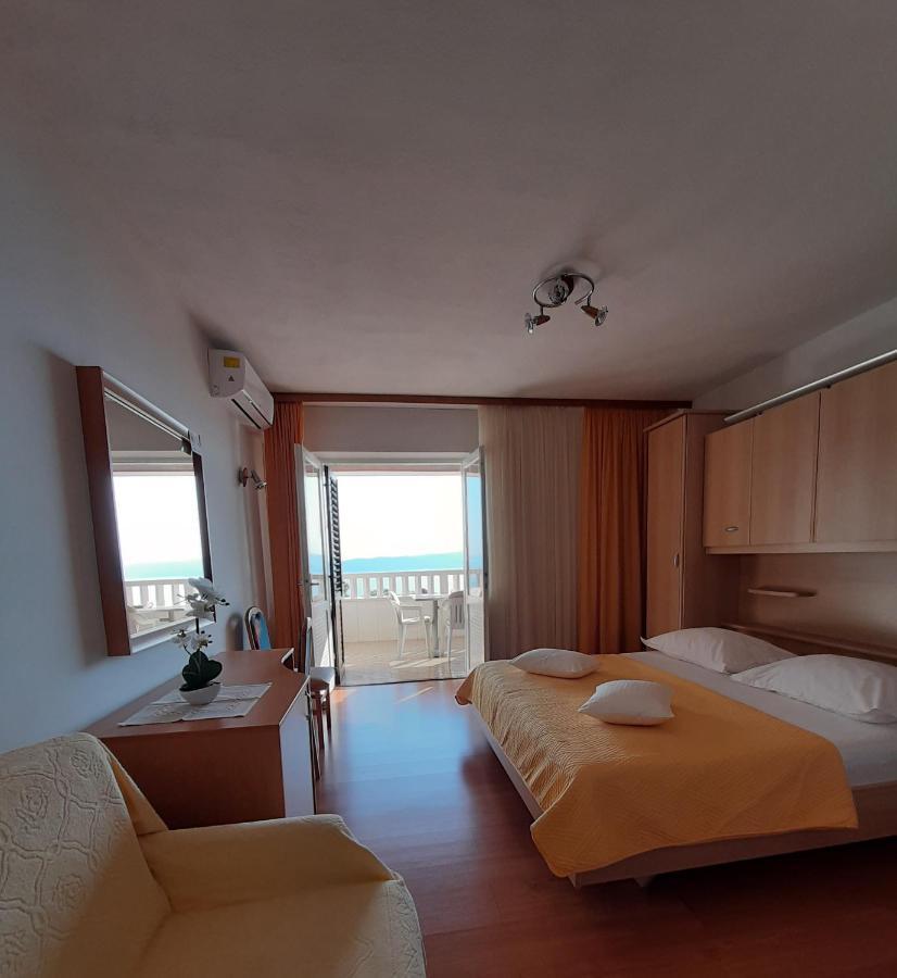 Guest House Fenix Brela Esterno foto