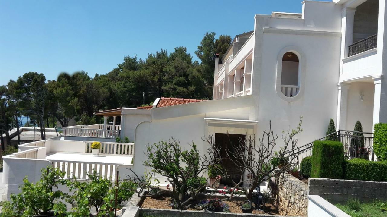 Guest House Fenix Brela Esterno foto