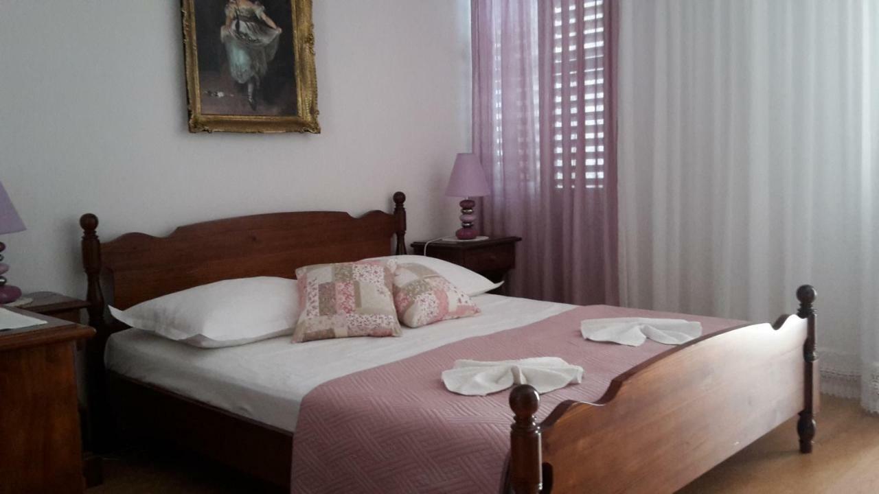 Guest House Fenix Brela Esterno foto